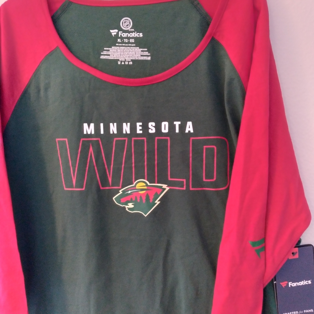 Minnesota wild shirt for women Size XL color green and red